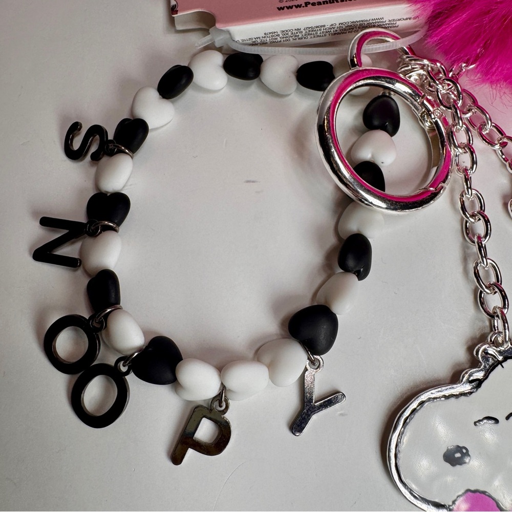 NWT Women's Peanuts Snoopy Bag Charm or Keychain from Primark. - Picture 6 of 11